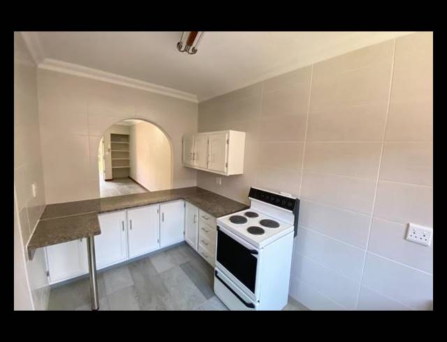 3 BEDROOM TOWNHOUSE FOR SALE IN BRACKENHURST